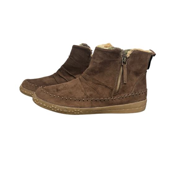 New! Muk Luks Women's Street Richmond Faux Suede Ankle Bootie - Size 11 - Picture 3 of 10